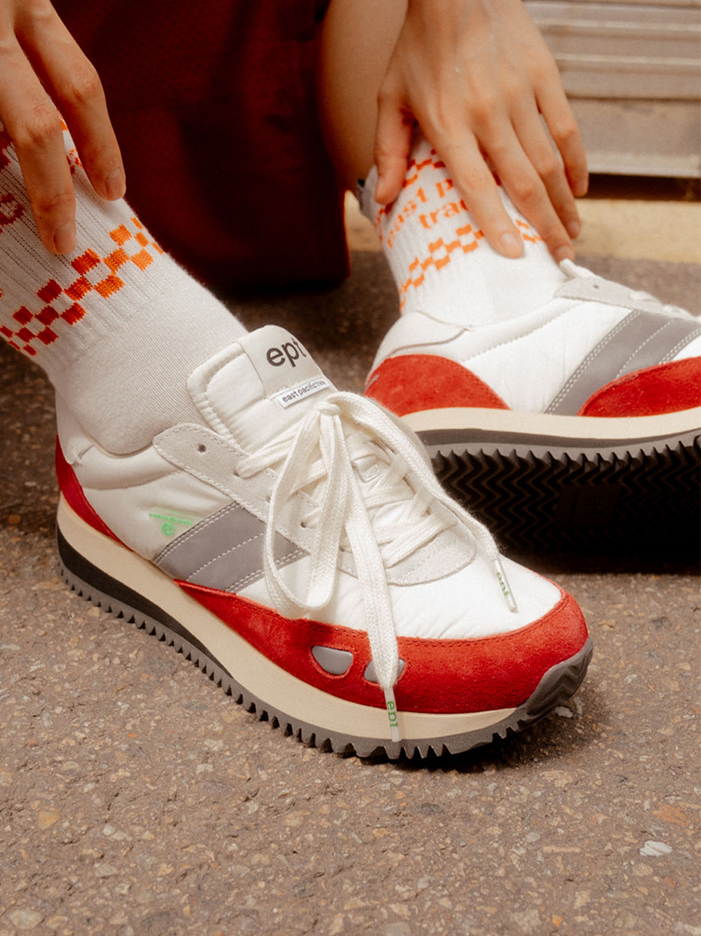 Boston (Off White/Red)