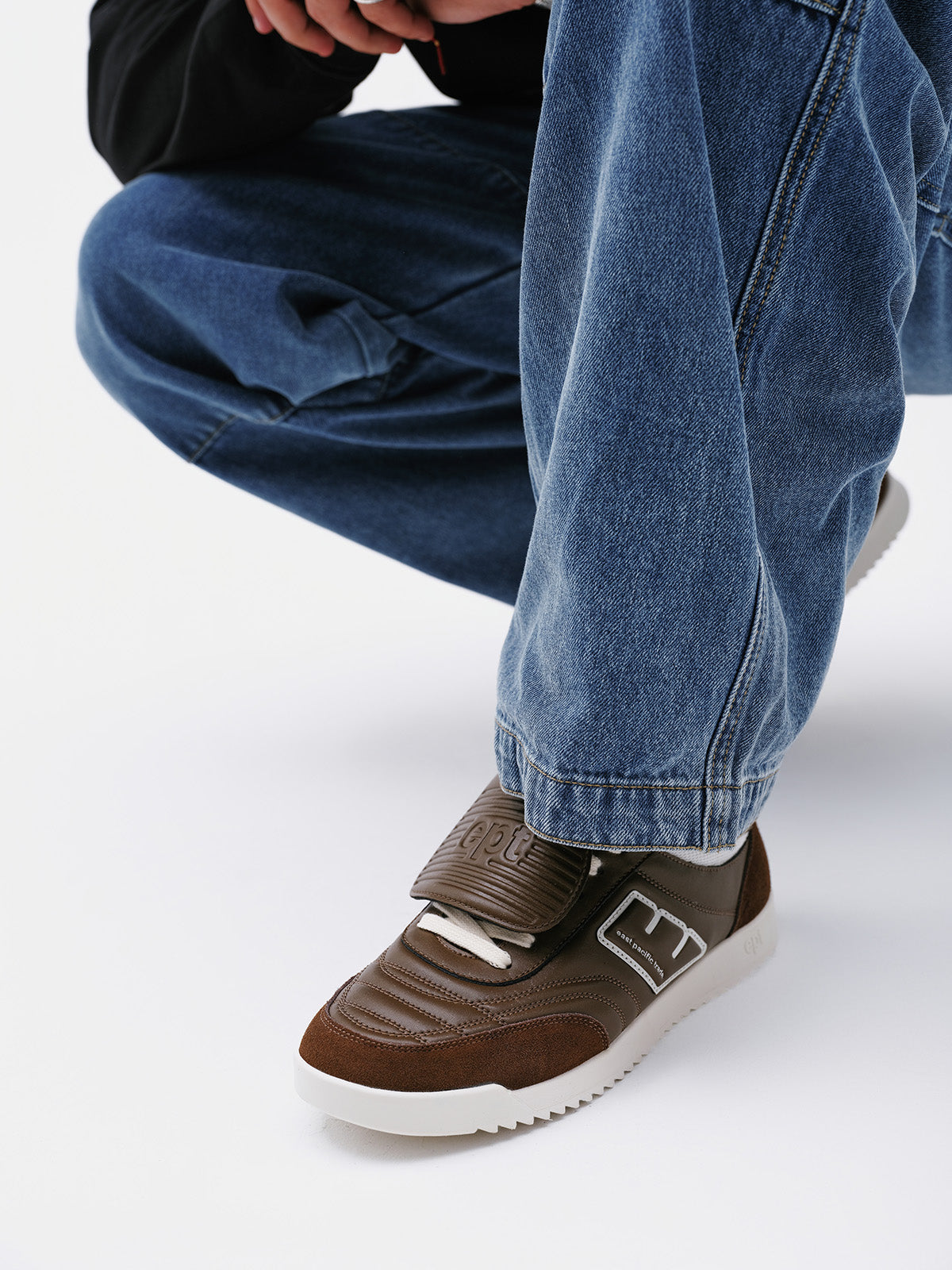 Libero (Brown/Off White)