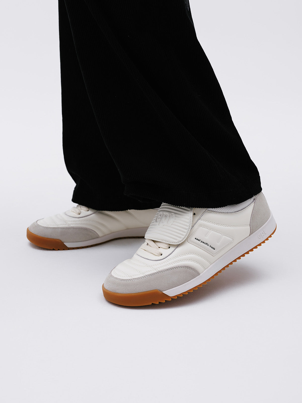Libero (Off White/Grey)