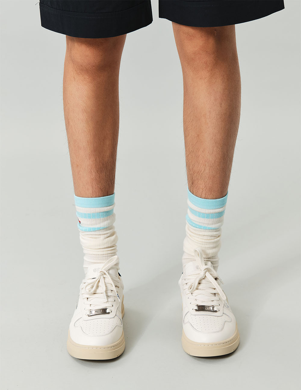 Court (Off White/Navy)