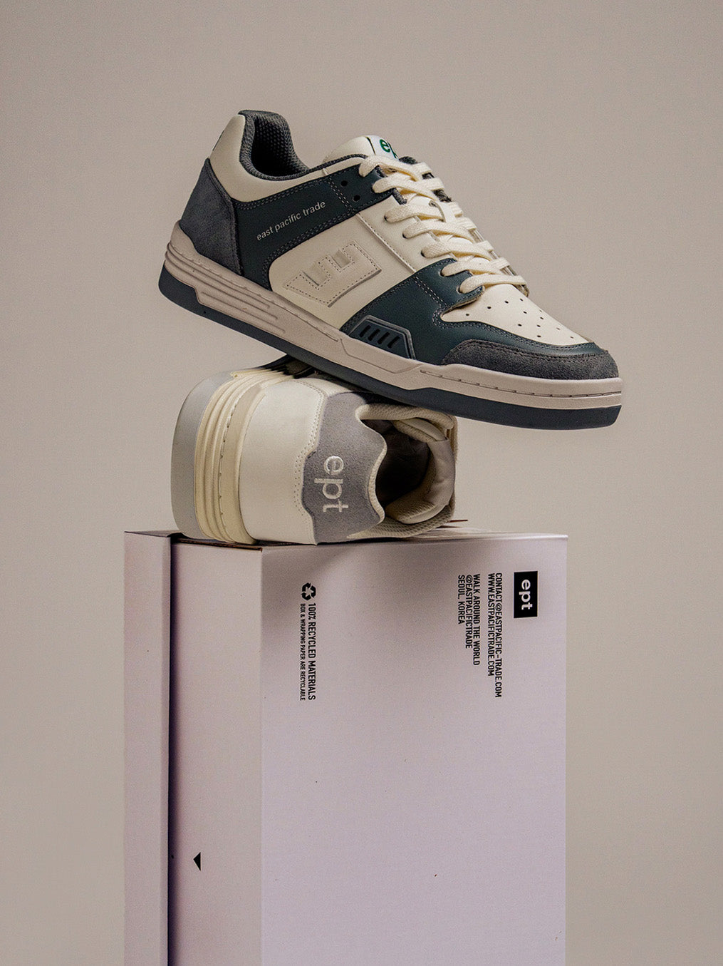 Prime (Grey/Off White)
