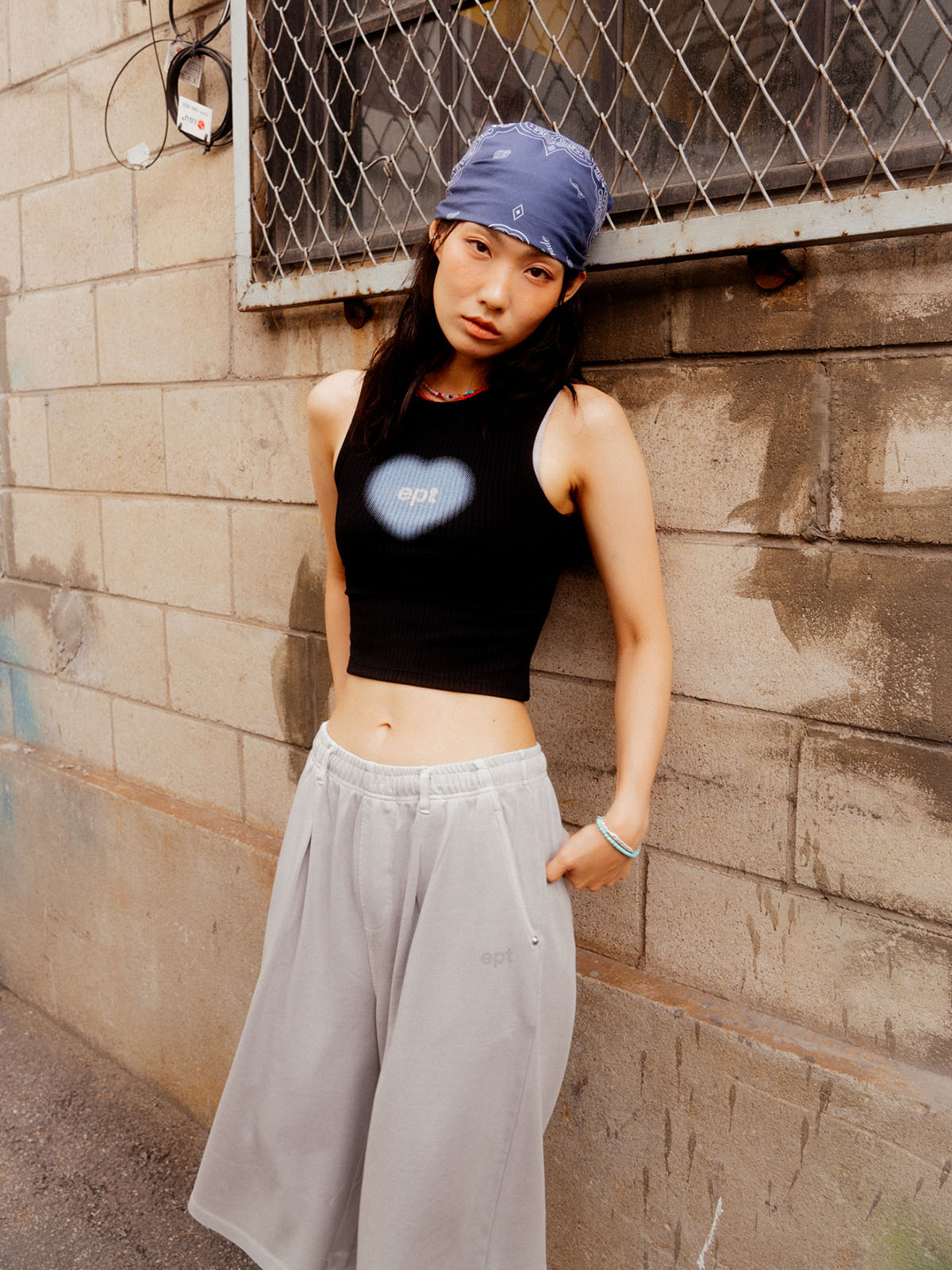 Heart Nibble Sleeveless (Black)