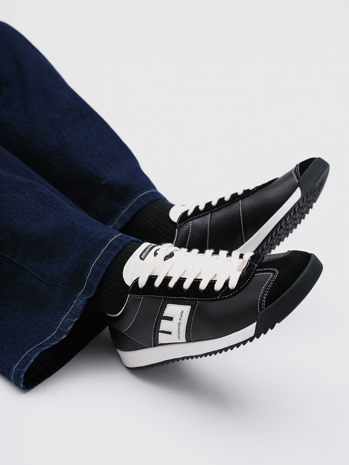 Bonito (Black/Off White)