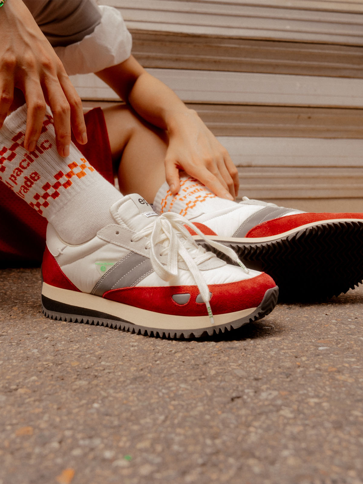 Boston (Off White/Red)