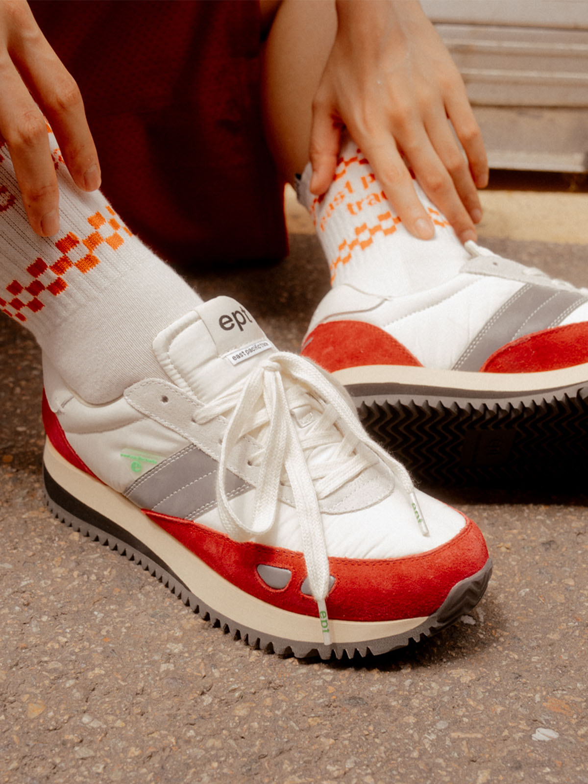 Boston (Off White/Red)