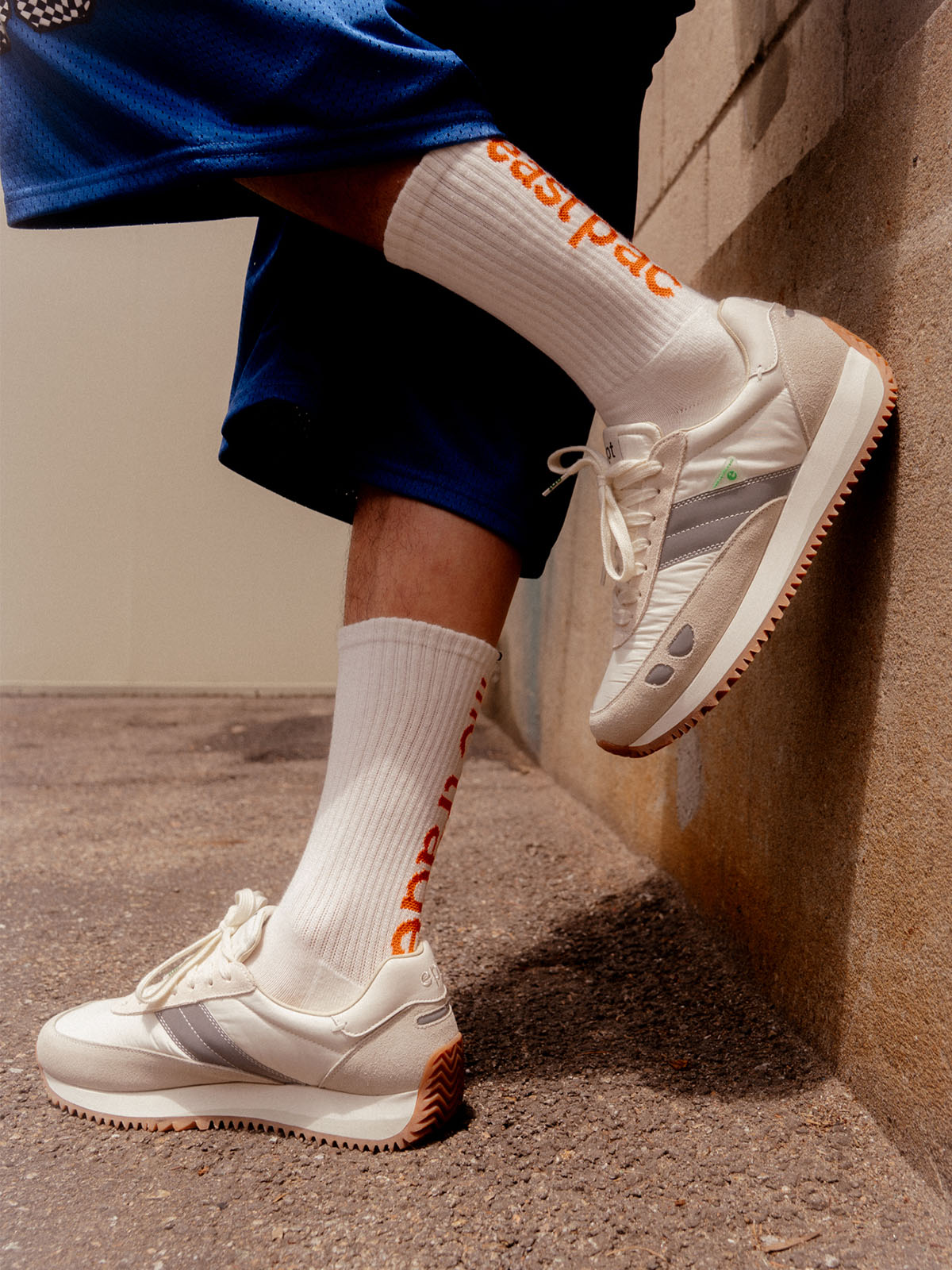 Boston (Off White/Tofu)