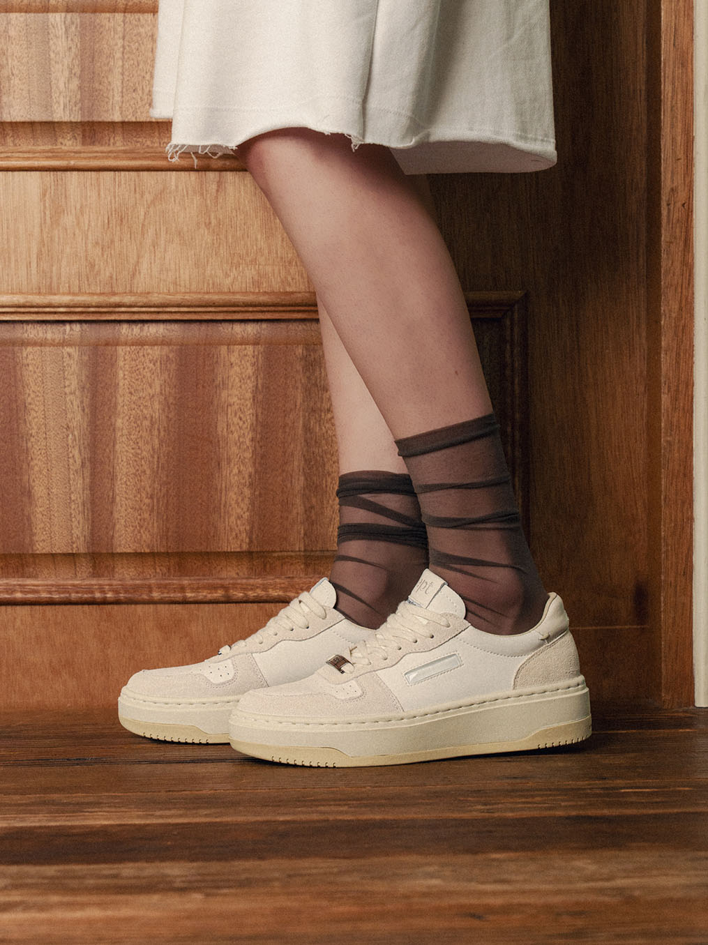 Court High (Off White/Cream)