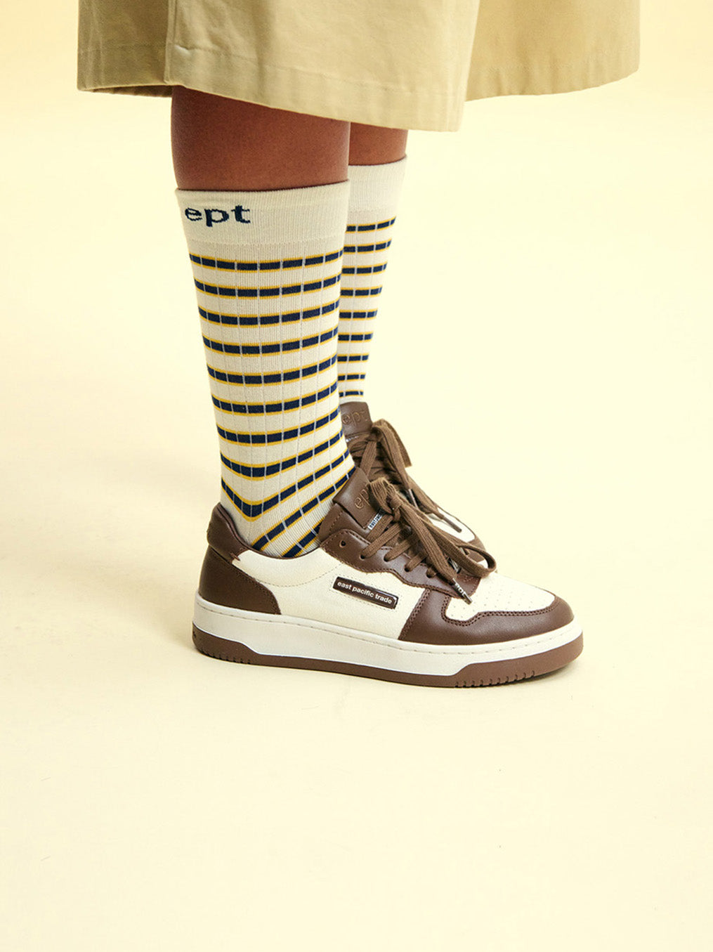Court (Brown/White)