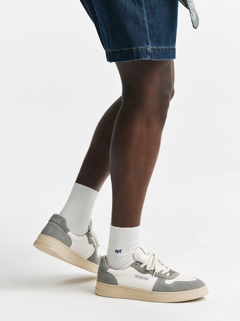 Court (Grey/White)