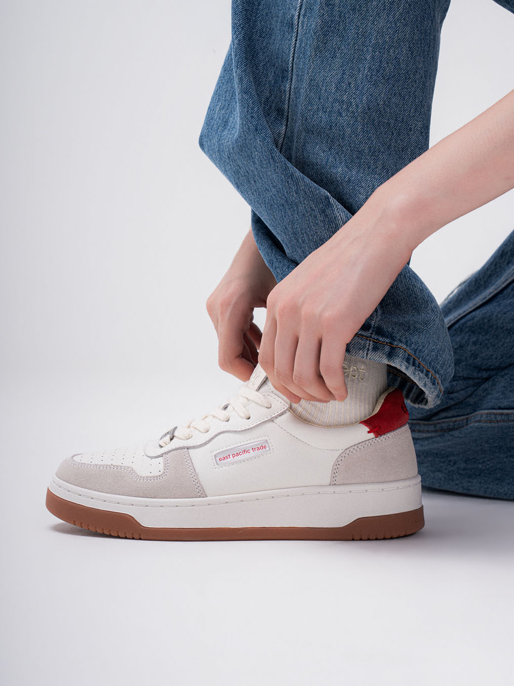 Court (Off White/Grey/Red)