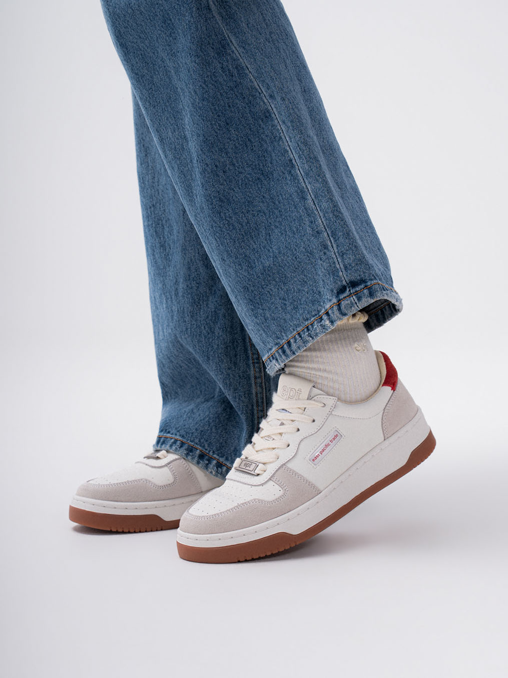 Court (Off White/Grey/Red)