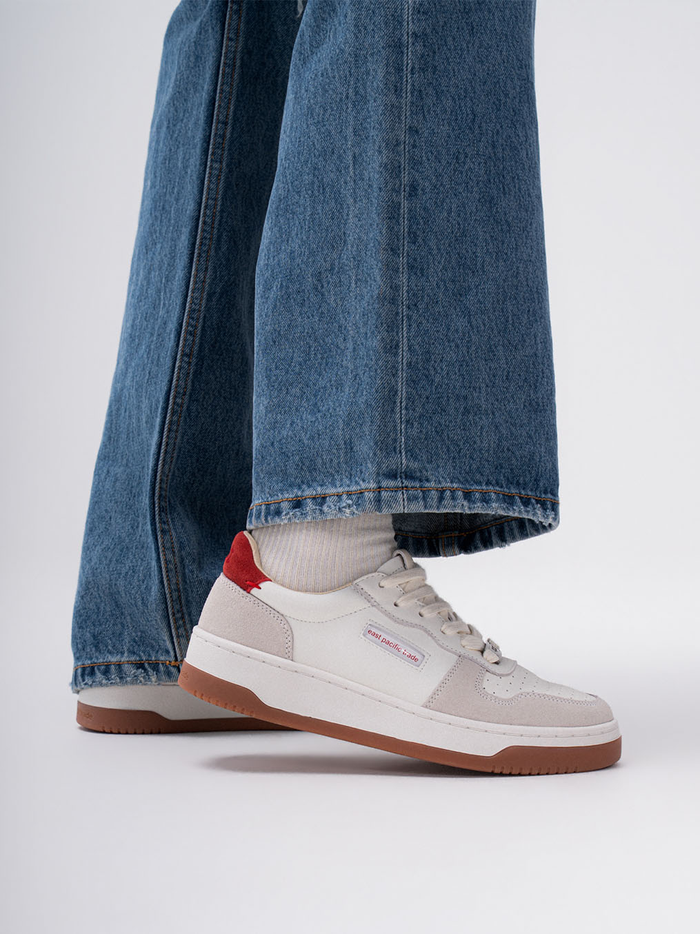 Court (Off White/Grey/Red)