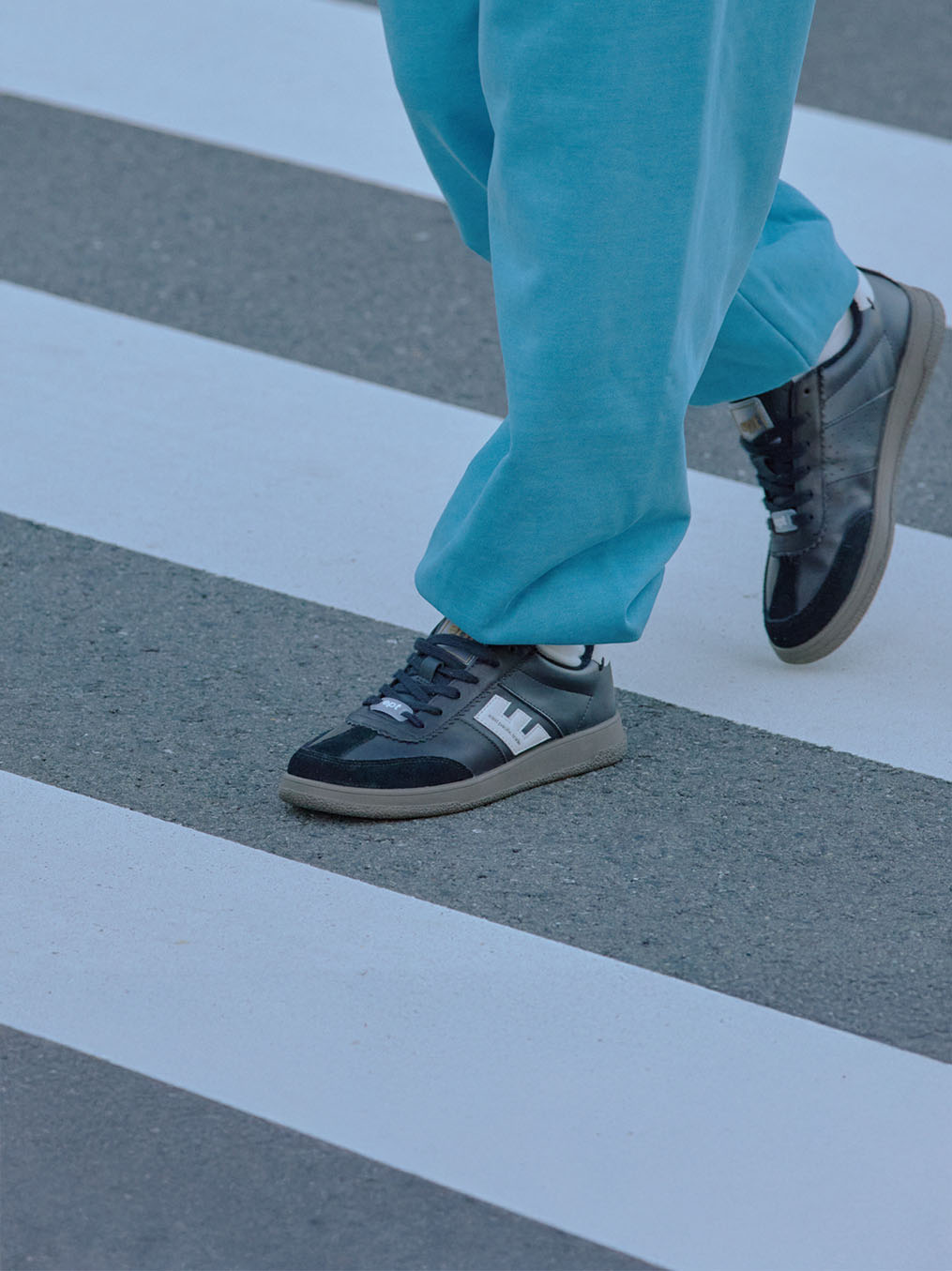 Santos (Black/D.Gum)