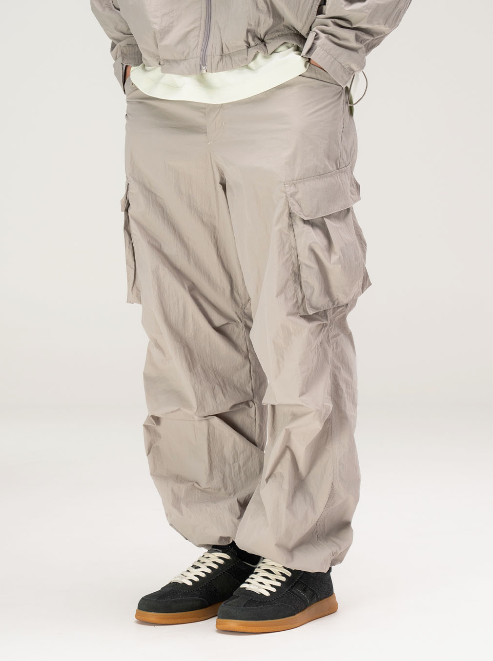 Nylon Cargo Pocket Pants (L/Grey)