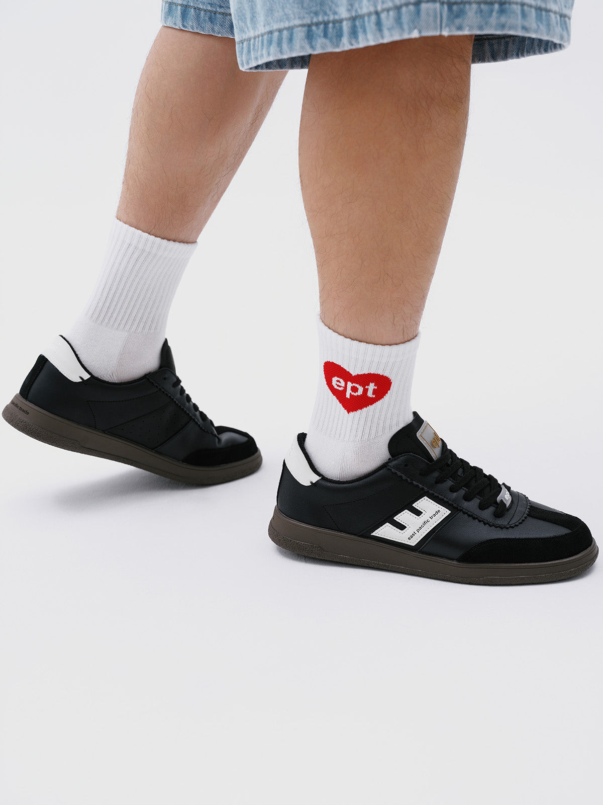 Santos (Black/D.Gum)