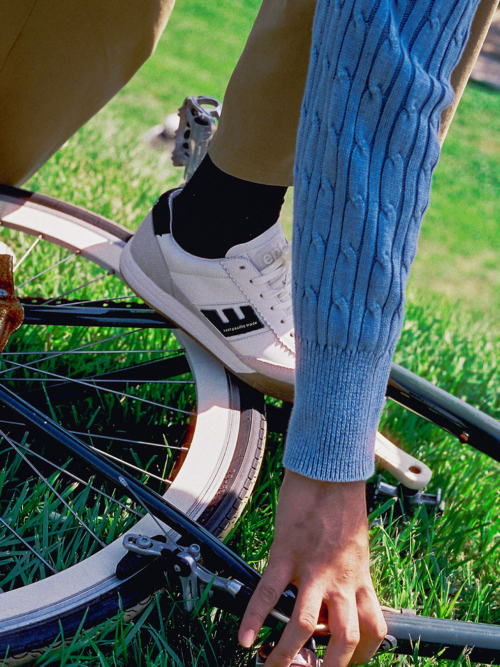 Diego (Off White/Black)