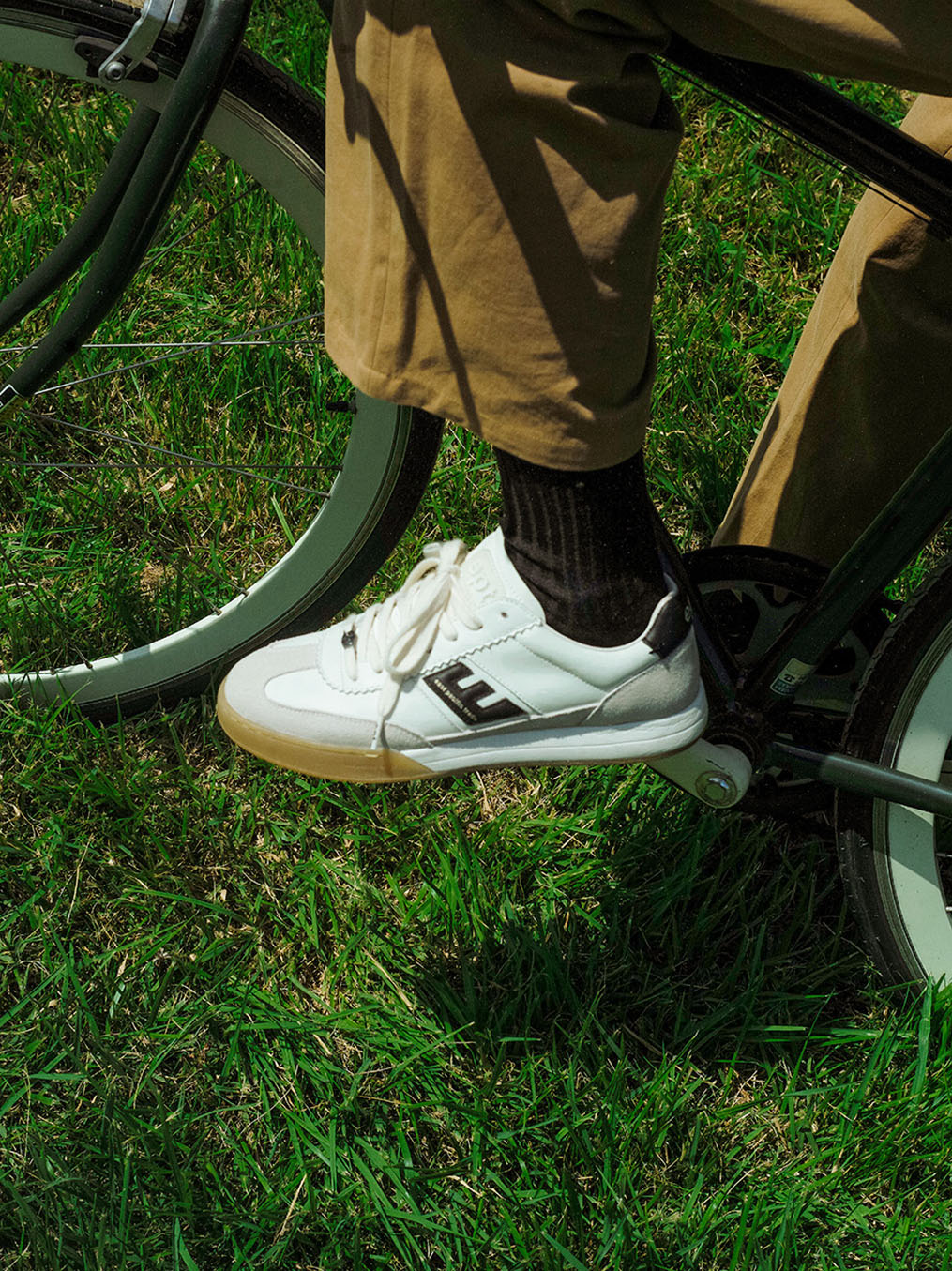 Diego (Off White/Black)